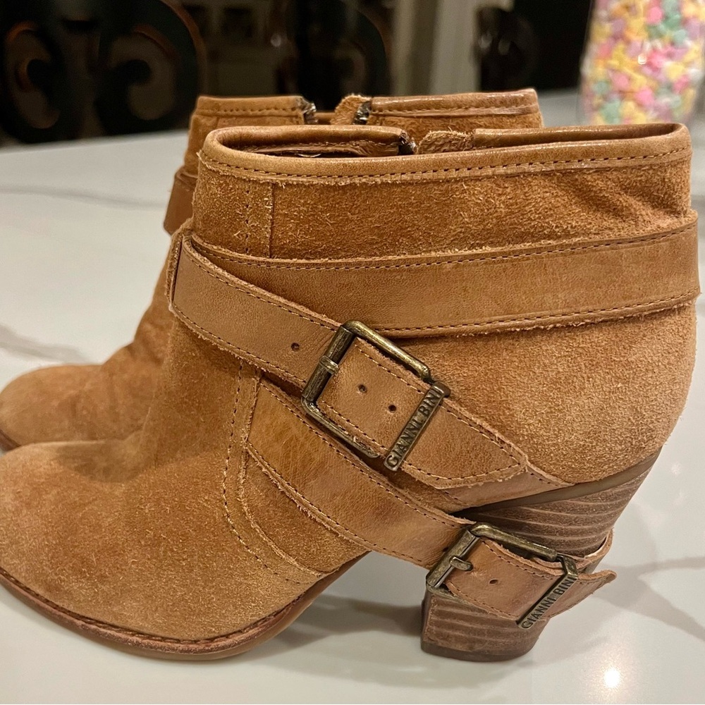 Ladies boots
